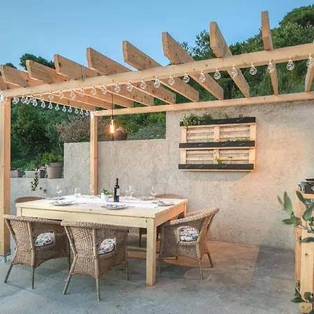 Ela With Private Jacuzzi Apartment Podgora (Split-Dalmatia)