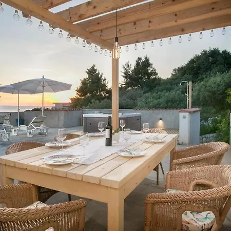 Apartment Ela With Private Jacuzzi