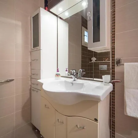 Ela With Private Jacuzzi *