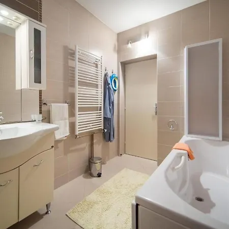 Ela With Private Jacuzzi Apartmán Podgora (Split-Dalmatia)