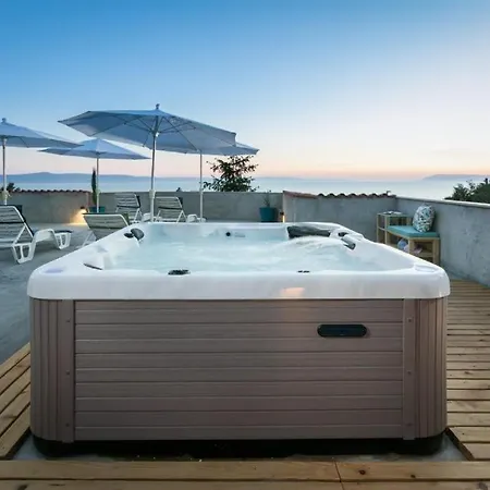 Ela With Private Jacuzzi Lejlighed