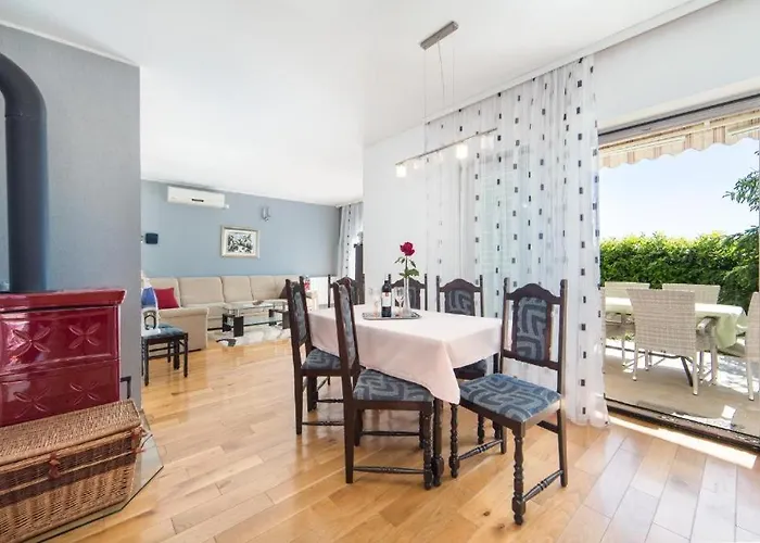 Apartman Ela With Private Jacuzzi Podgora (Split-Dalmatia)