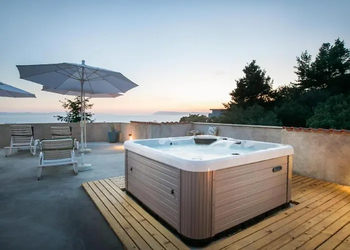 Apartman Ela With Private Jacuzzi Podgora (Split-Dalmatia)